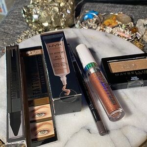 Maybelline Brow Kit with Copper and Black Accents- 5 Total